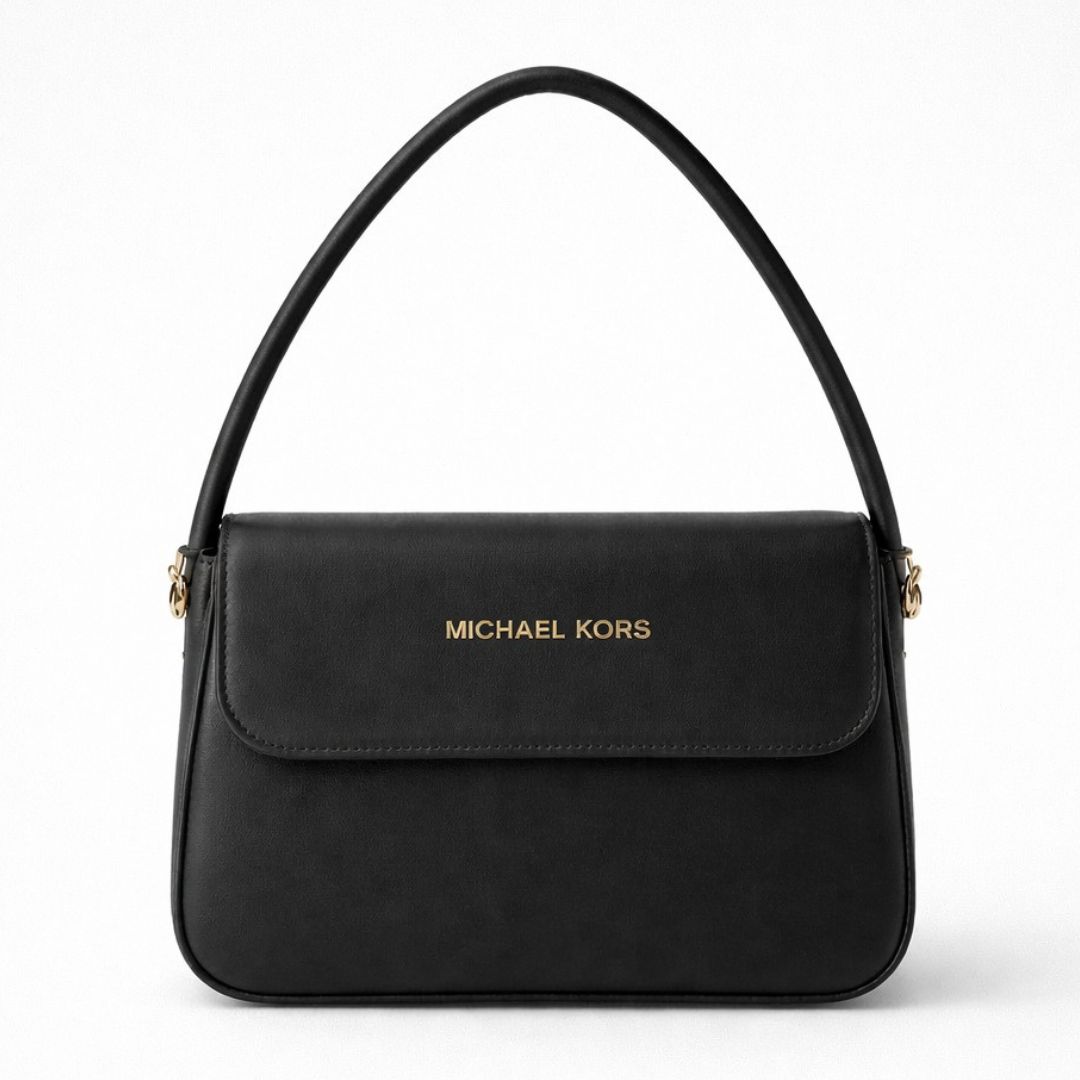 حقيبة مايكل كورس الجلدية مزينة بشعار معدني مذهب ومقبض علوي مقوس 